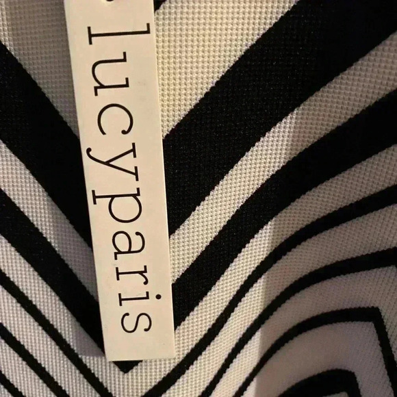Lucy Paris - Picture 3 of 3